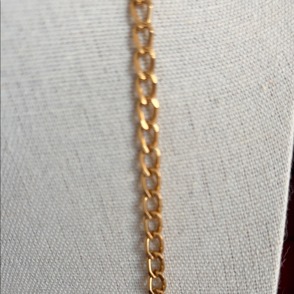 Vintage Monet Gold Plated Filagree Egg Pendant Necklace #431 - Picture 8 of 9
